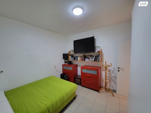 גג/ פנטהאוז, חדרה