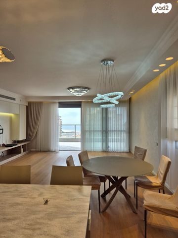 גג/ פנטהאוז, דודו דותן, עיר ימים, נתניה