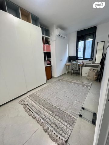 דירה, שלום עליכם, בת ים