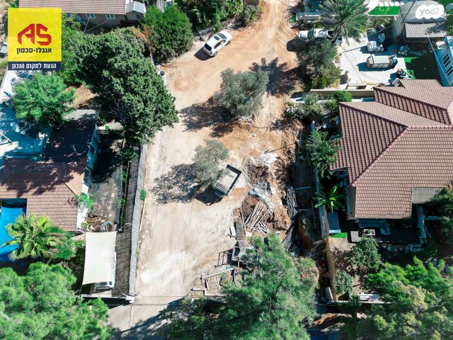 מגרשים, הראשונים, מרכז פרדס חנה, פרדס חנה כרכור