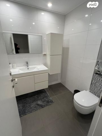 דירה, דוד המלך 8, צפון מערב מרכז העיר, נתניה