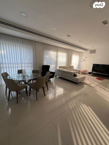 דירה, דוד המלך 8, צפון מערב מרכז העיר, נתניה