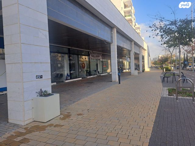 חנויות/ שטח מסחרי, דרך ארץ 53, אבני חן, חריש