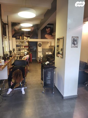 חנויות/ שטח מסחרי