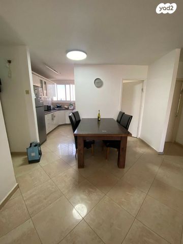 דירה, חיים נחמן ביאליק 53, שכונה ב', באר שבע