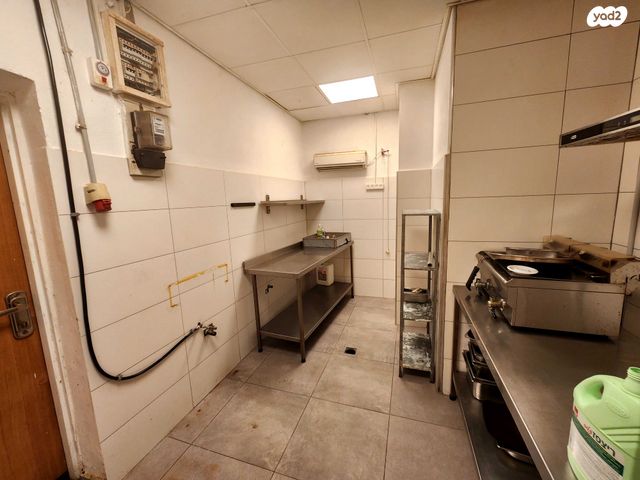 חנויות/ שטח מסחרי, הרצליה 10, חיפה