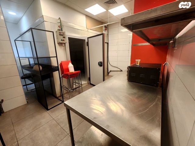 חנויות/ שטח מסחרי, הרצליה 10, חיפה