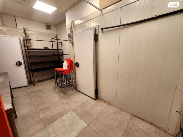 חנויות/ שטח מסחרי, הרצליה 10, חיפה