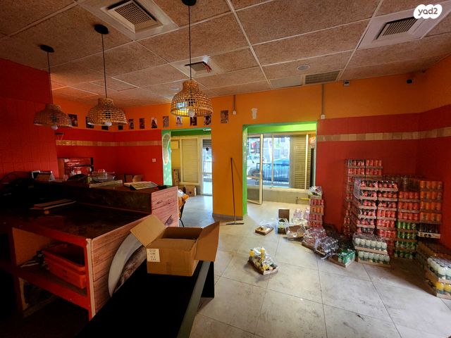 חנויות/ שטח מסחרי, הרצליה 10, חיפה