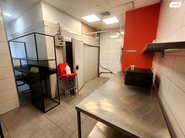 חנויות/ שטח מסחרי, הרצליה 10, חיפה