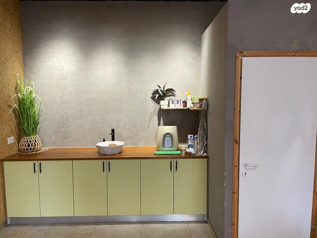 חנויות/ שטח מסחרי, דרך ארץ, החורש, חריש