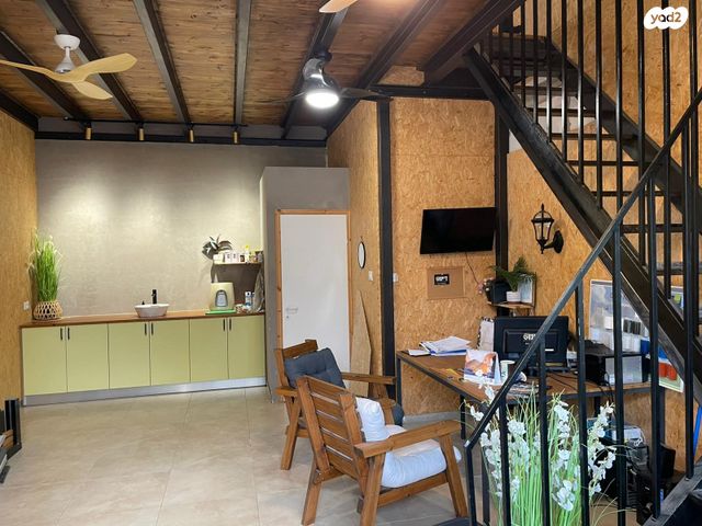 חנויות/ שטח מסחרי, דרך ארץ, החורש, חריש