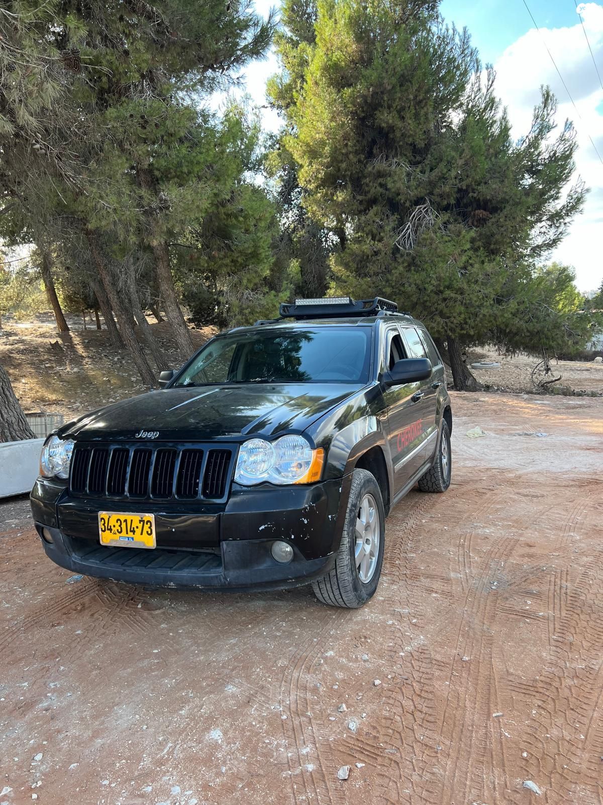 מודעת רכב ג'יפ גרנד צ'ירוקי