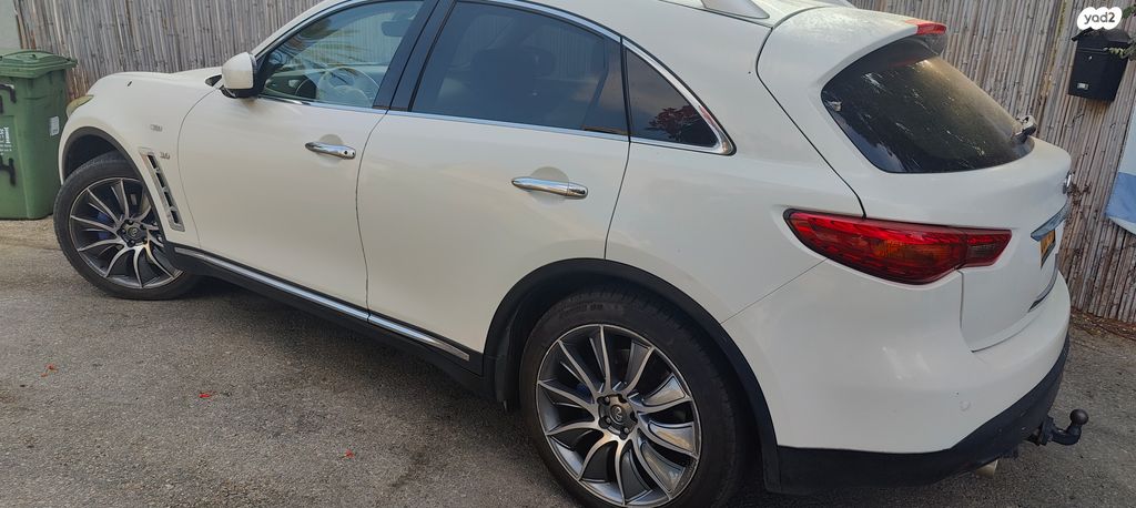 אינפיניטי QX70