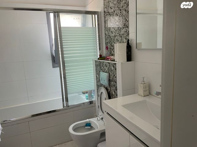 דירת גן, יונה וולך, רמלה