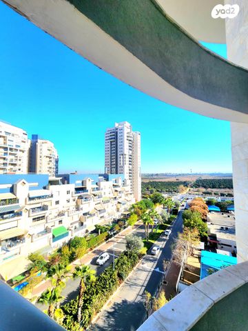 דירה, פרופ' דניאל כהנמן, רחובות המדע, רחובות