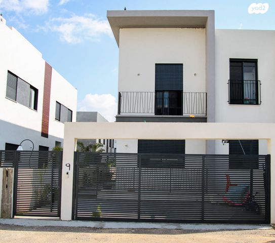 דו משפחתי, שרונה, כפר יונה