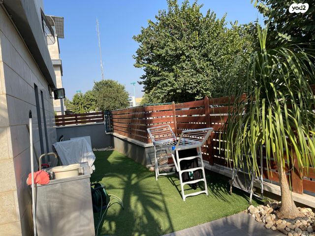 דירת גן, יונה וולך, רמלה