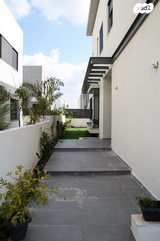 דו משפחתי, שרונה, כפר יונה