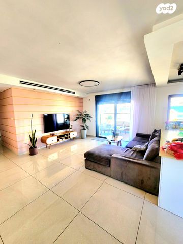 דירה, פרופ' דניאל כהנמן, רחובות המדע, רחובות