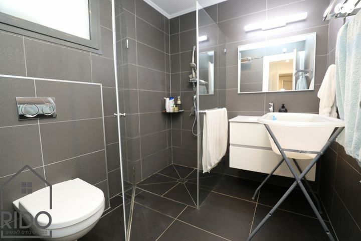 דירה, חנה רובינא, יפה נוף, כפר יונה