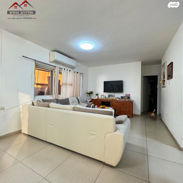 דו משפחתי, שדרות בר יהודה 31, הנרקיסים, קרית מלאכי