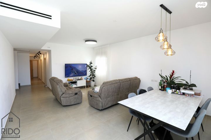 גג/ פנטהאוז, הארבל, פרדסיה, פרדסיה