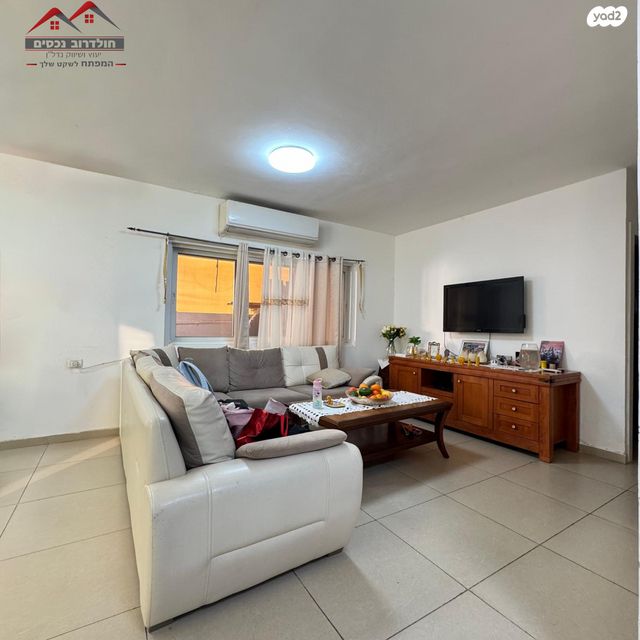 דו משפחתי, שדרות בר יהודה 31, הנרקיסים, קרית מלאכי