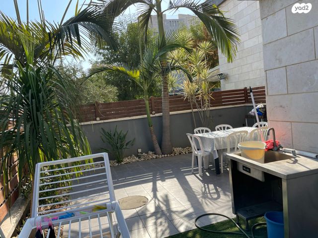 דירת גן, יונה וולך, רמלה