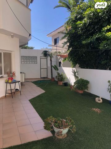 בית פרטי/ קוטג', פרדסיה