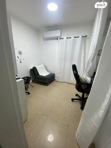 דו משפחתי, שערי תקווה