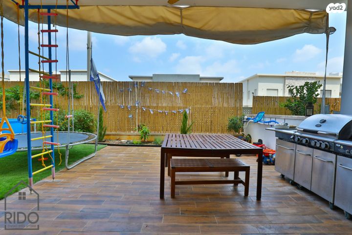 דירת גן, אהבת אדם, שרונה, כפר יונה