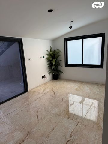 דו משפחתי, שלומציון המלכה, הרצליה פיתוח, הרצליה