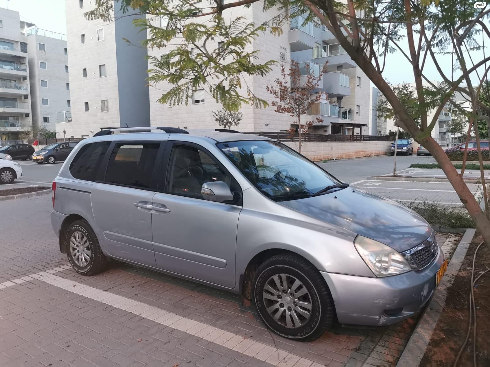 מודעת רכב קיה קרניבל