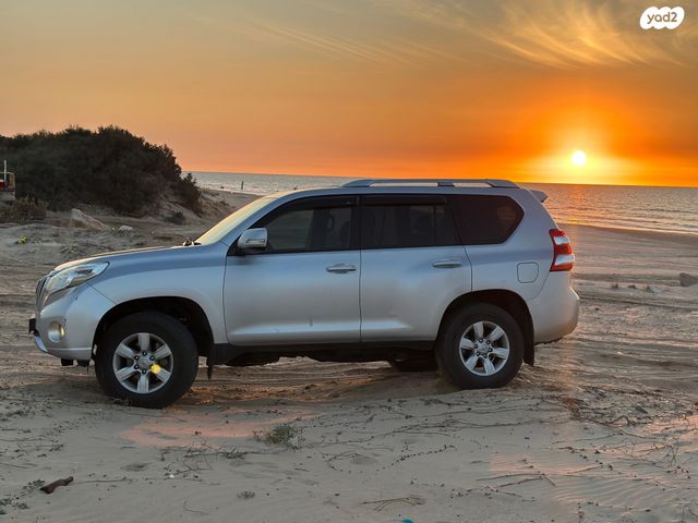 טויוטה לנד קרוזר