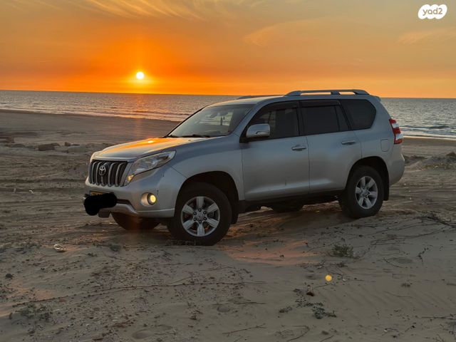 טויוטה לנד קרוזר