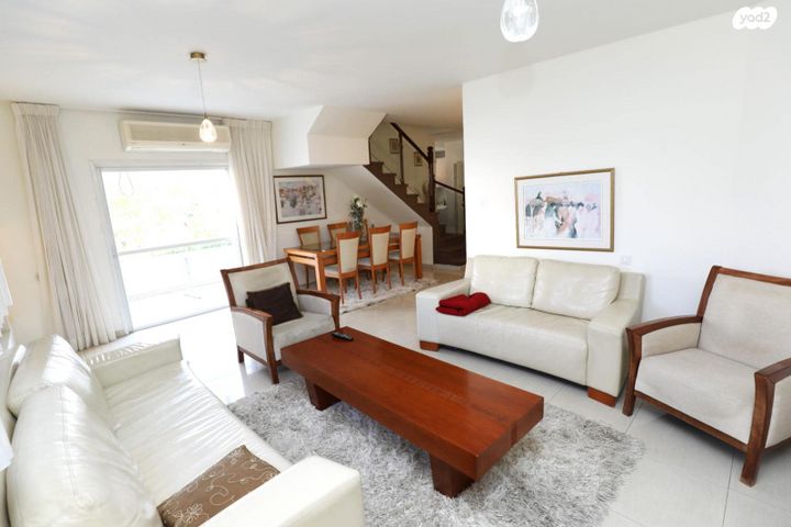 דופלקס, ד"ר משה סנה 17, סביוני הכפר, כפר סבא