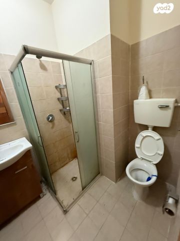 אביה השופט 1