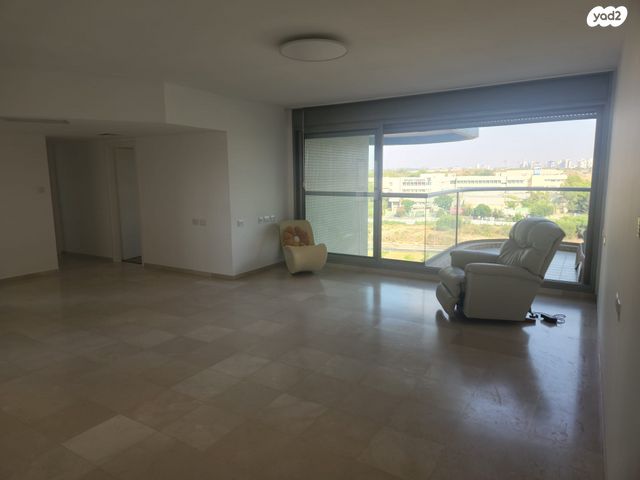 מיכאל נאמן 18