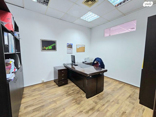 משרדים, שבזי, יהוד מונוסון