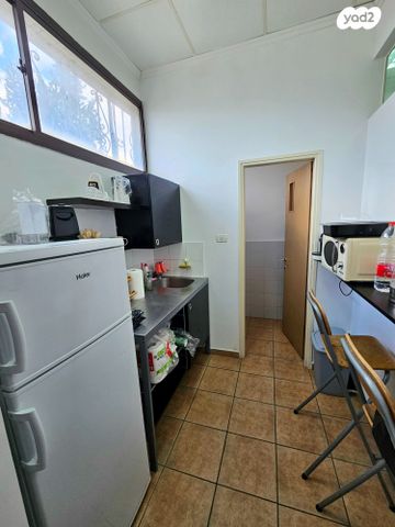 משרדים, שבזי, יהוד מונוסון