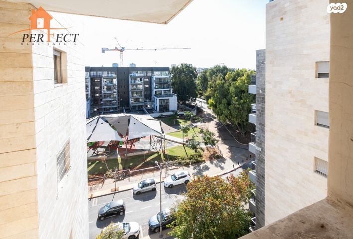 דירה, הרצליה