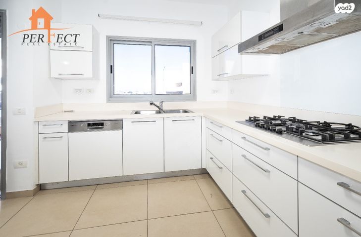 דירה, הרצליה