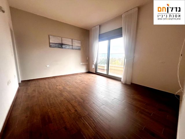 גג/ פנטהאוז, צבי מנדלבלט, הרצליה