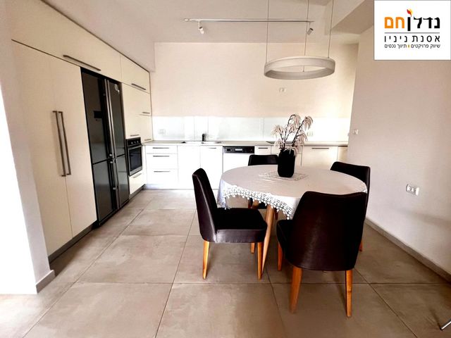 גג/ פנטהאוז, צבי מנדלבלט, הרצליה