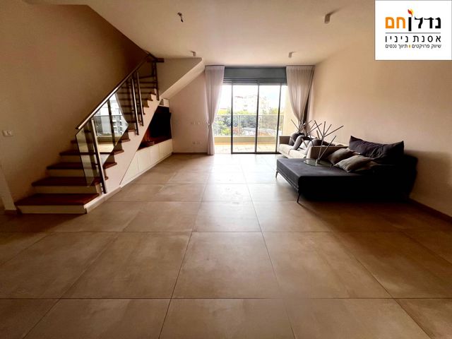 גג/ פנטהאוז, צבי מנדלבלט, הרצליה