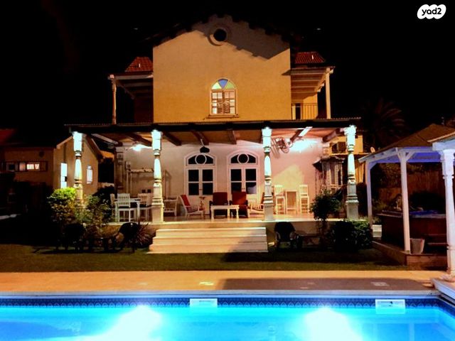 משק חקלאי/ נחלה, בית עובד