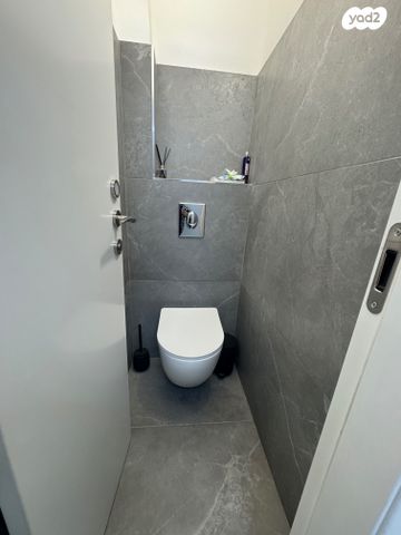 דירה, לוחמי הגטו, כפר גנים א, פתח תקווה