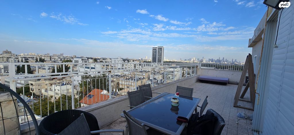 גג/ פנטהאוז, פרישמן 5, רסקו א', חולון