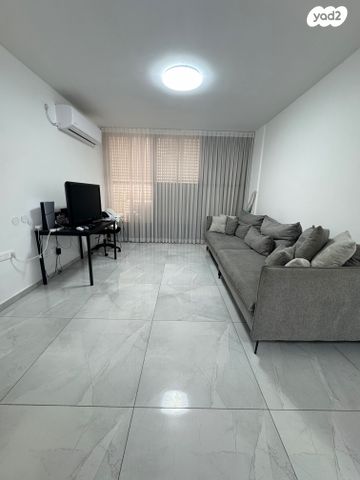 דירה, לוחמי הגטו, כפר גנים א, פתח תקווה